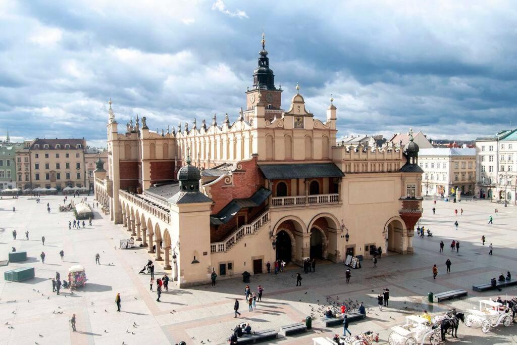 Pod Słońcem - Rynek Główny Cracóvia Exterior foto