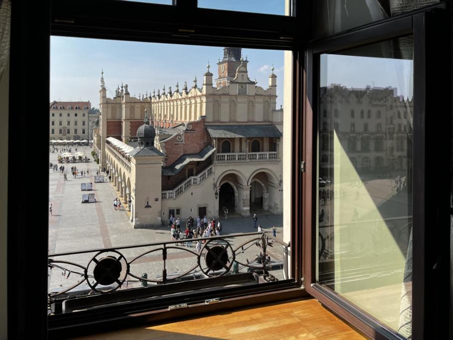 Pod Słońcem - Rynek Główny Cracóvia Exterior foto